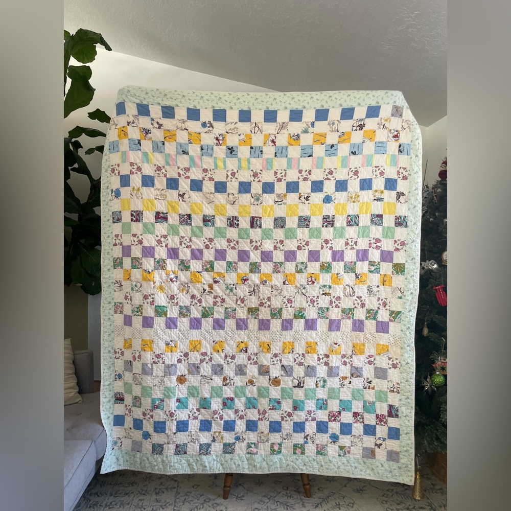 Vintage Feedsack Patchwork Quilt 66 x 80 Square Patch Pattern